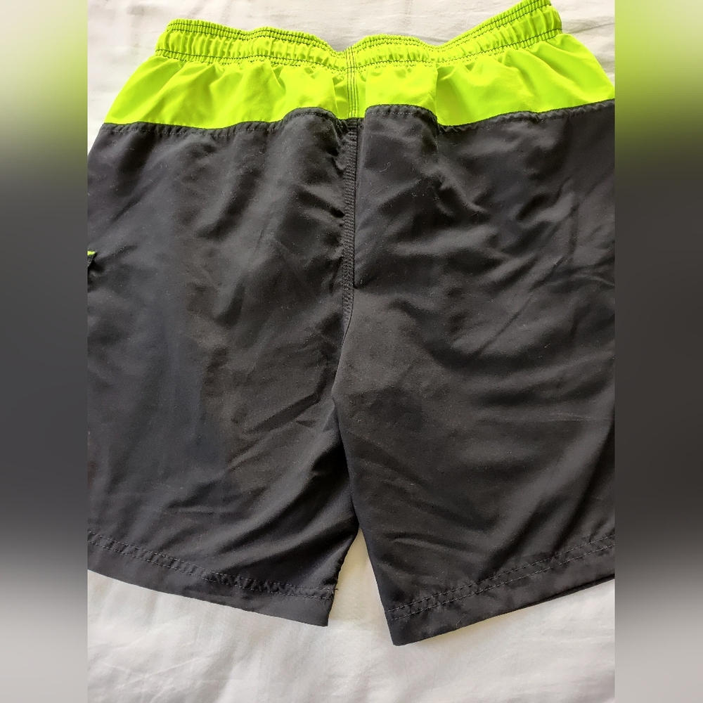 SPEEDO Men's Swim Trunks. Size XXL. 8 1/2" Inseam. Lined Inside. - Picture 3 of 8